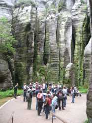 SZKLARSKA POREBA 2025 - Poczuj Ducha Gór i odwiedź z nami Szwejka. Kolonia 7-13 lat, obóz 14-18 lat.